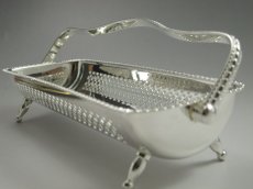 画像2: 手彫りと透かし細工 シルバープレート ビスケットトレイ (2)