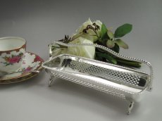 画像1: 手彫りと透かし細工 シルバープレート ビスケットトレイ (1)