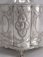 画像3: 打ち出し彫刻が美しい　ヴィクトリアン　ビスケットジャー (3)