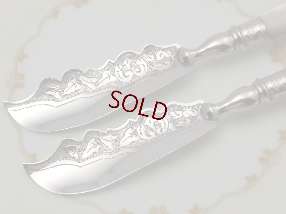 画像3: ペア 純銀 & 白蝶貝 ヴィクトリアンバターナイフセット (3)