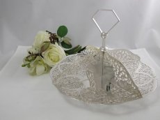 画像2: エドウォーディアン　シルバープレート透かし彫　サンドイッチトレイ (2)