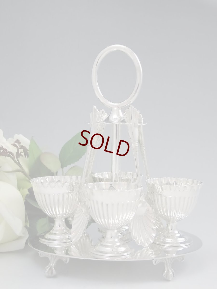 画像2: ヴィクトリアン シルバープレート シェル型スプーンつきエッグスタンド (2)