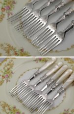 画像5: ヴィクトリアン 白蝶貝ハンドル　デザートカトラリー5組セット　美彫刻 (5)