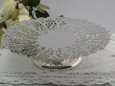 画像2: シルバープレート 美彫透かし細工 華麗なケーキスタンド (2)