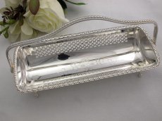 画像2: 稀少 手彫りと透かし細工 シルバープレート ビスケットトレイ (2)