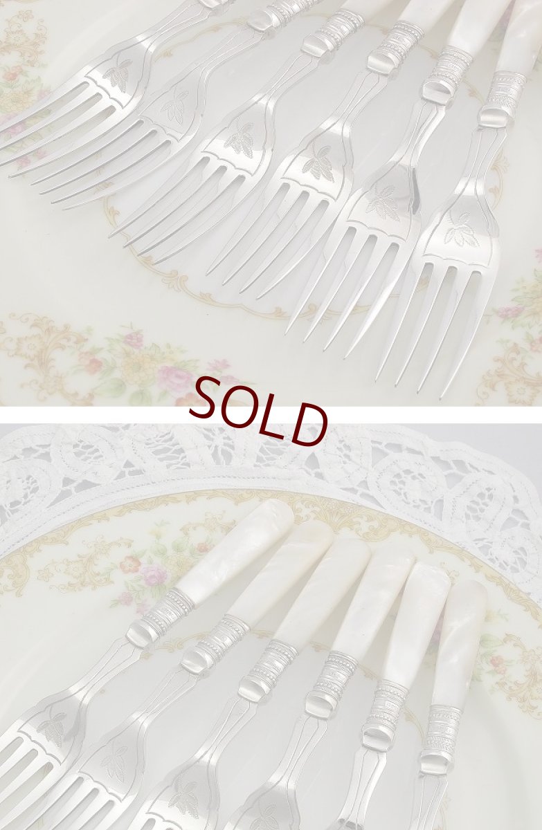 画像4: ヴィクトリアン 1899年 白蝶貝ハンドル フィッシュカトラリー6組セット  (4)