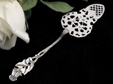 画像2: 純銀（800）ヒルデスハイム風 薔薇の透かし ケーキサーバー (2)