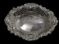 画像1: 純銀製（925） 1963年 ゴージャスなロココ風ボンボンディッシュ (1)