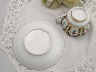 画像1: ヴィクトリア時代前期-中期 手描き 草花 金彩 カップ&ソーサー