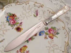 画像2: シルバープレート 白蝶貝ハンドル　ケーキ/ ブレッドナイフ (2)