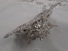 画像4: 1894年 リボン、ハートモチーフ　透かし細工 ボンボンディッシュ (4)