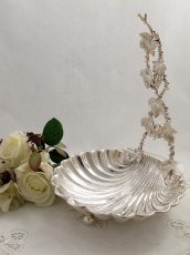 画像1: ヴィクトリアン　美品 シェル型 グレープスタンド (1)