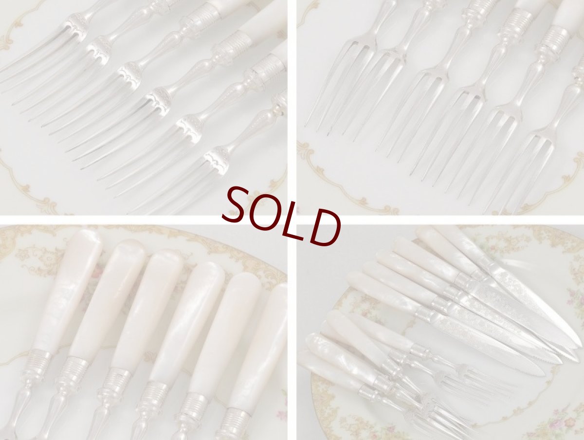 画像5:  1920年代 マッピン＆ウェッブ お花の彫刻 白蝶貝 デザートカトラリー6組セット　その２ 　 (5)