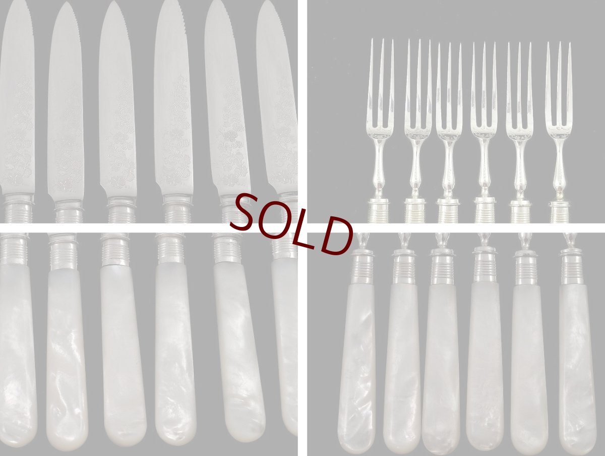 画像2:  1920年代 マッピン＆ウェッブ お花の彫刻 白蝶貝 デザートカトラリー6組セット　その２ 　 (2)