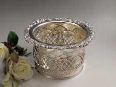 画像2: ヴィクトリアン 透かし細工、彫刻の見事な　フラワーポット (2)