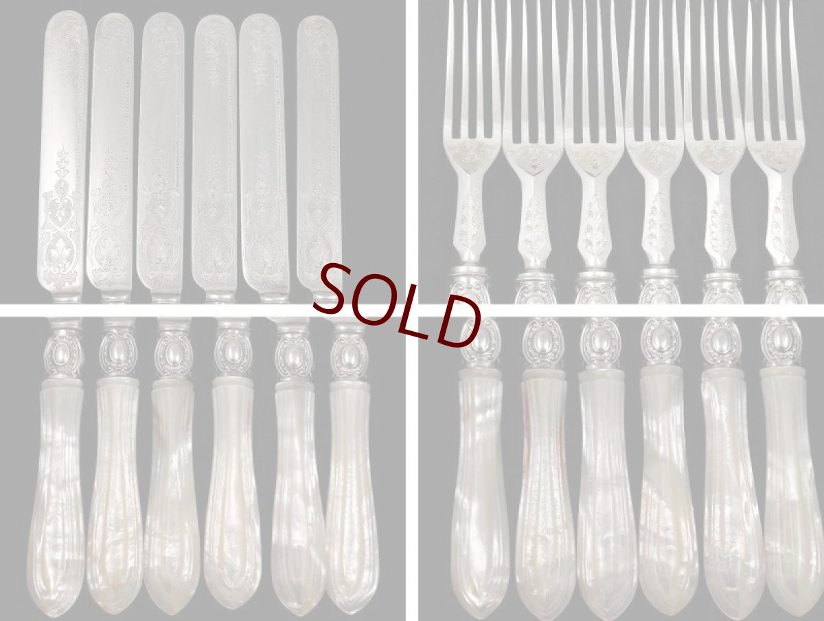 画像2: ヴィクトリアン中期　美彫 白蝶貝ハンドル デザートカトラリー6組セット　その2　 (2)