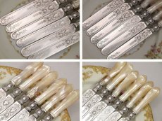 画像4: ヴィクトリアン中期　美彫 白蝶貝ハンドル デザートカトラリー6組セット　その2　 (4)