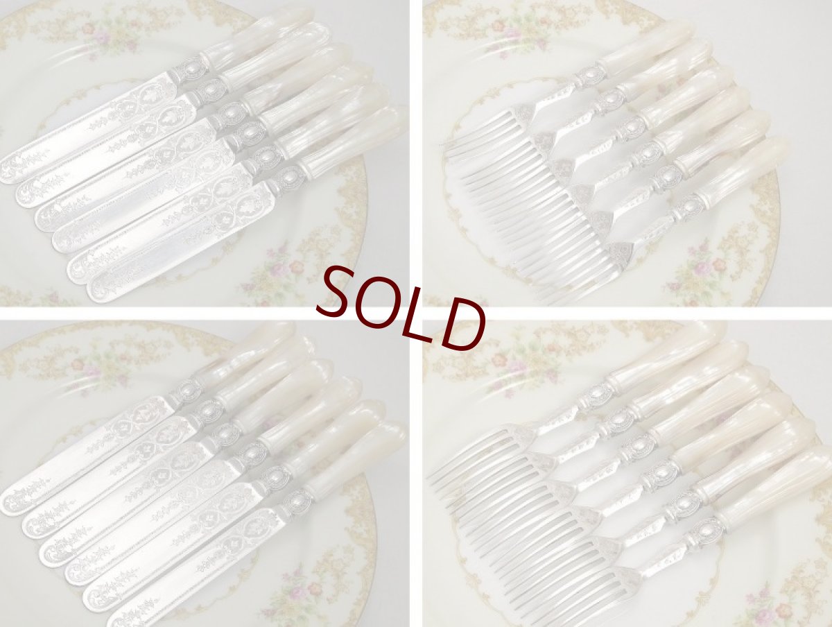 画像3: ヴィクトリアン中期　美彫 白蝶貝ハンドル デザートカトラリー6組セット　その2　 (3)