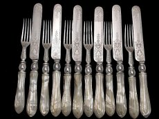 画像1: ヴィクトリアン中期　美彫 白蝶貝ハンドル デザートカトラリー6組セット　その2　 (1)