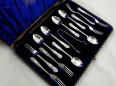 画像1: エドウォーディアン マッピン＆ウェッブ 希少 ティースプーン、ケーキフォーク、シュガートングセット (1)