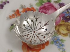 画像2: シルバープレート　透かし細工　シュガーシフタースプーン (2)