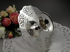 画像5: ヴィンテージ　 透かし細工　スタンドが高めの  サンドイッチトレイ (5)