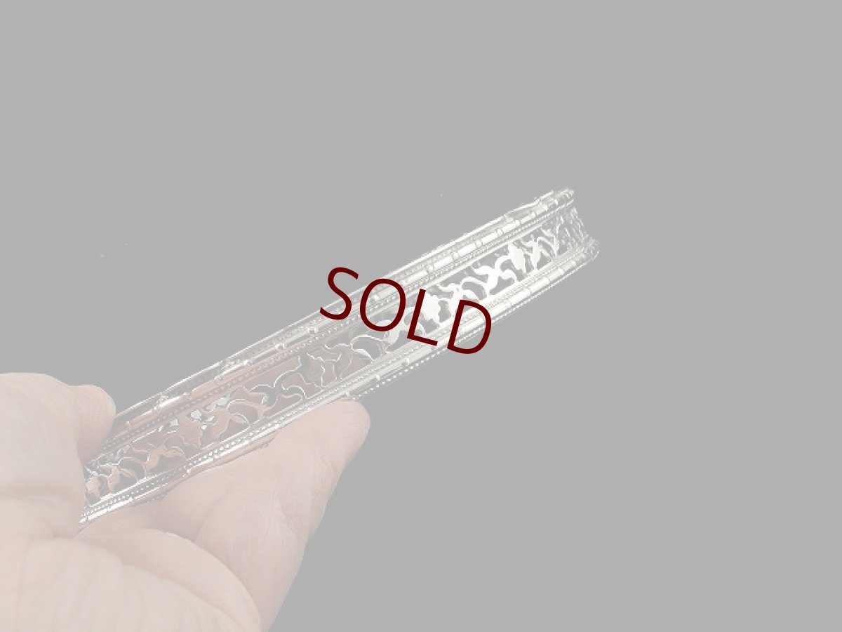 画像2: ヴィンテージ 透かし細工 ティーポットスタンド (2)