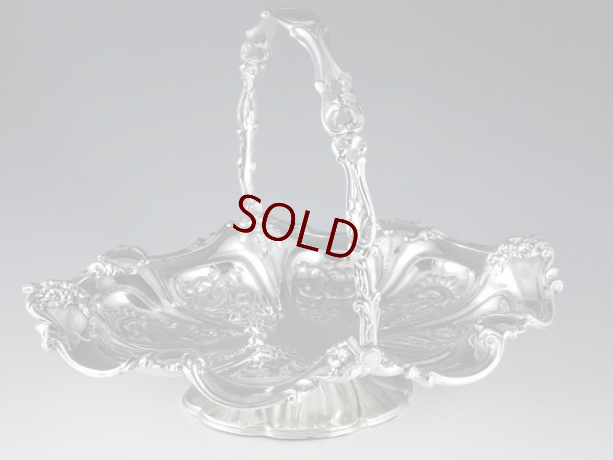 画像1: ヴィクトリアン　カーストワークボーダー　オーバル　フリル　お花の彫刻 ケーキバスケット (1)