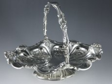 画像1: ヴィクトリアン　カーストワークボーダー　オーバル　フリル　お花の彫刻 ケーキバスケット (1)