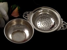 画像2: 純銀製　1969年　ビンテージ　受け皿付き　ティーストレイナー (2)