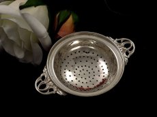 画像1: 純銀製　1969年　ビンテージ　受け皿付き　ティーストレイナー (1)