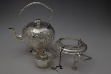 画像5: 1900年ごろ　バッチェラーサイズ　ハンドチェイシング　ロココ調　ティーケトル (5)