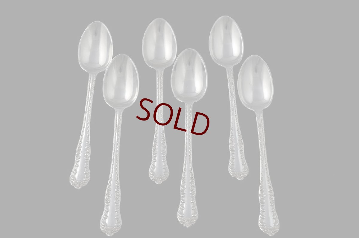 画像2: 純銀製１９０６年　スクロール装飾が素敵なティースプーン & シュガートングセット (2)