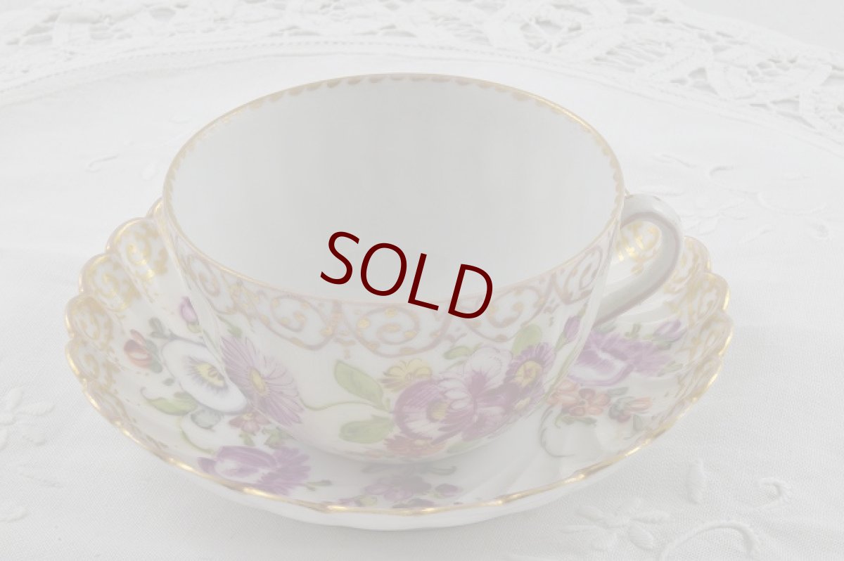 画像2: ドレスデン 金彩とブーケのカップアンドソーサー (2)