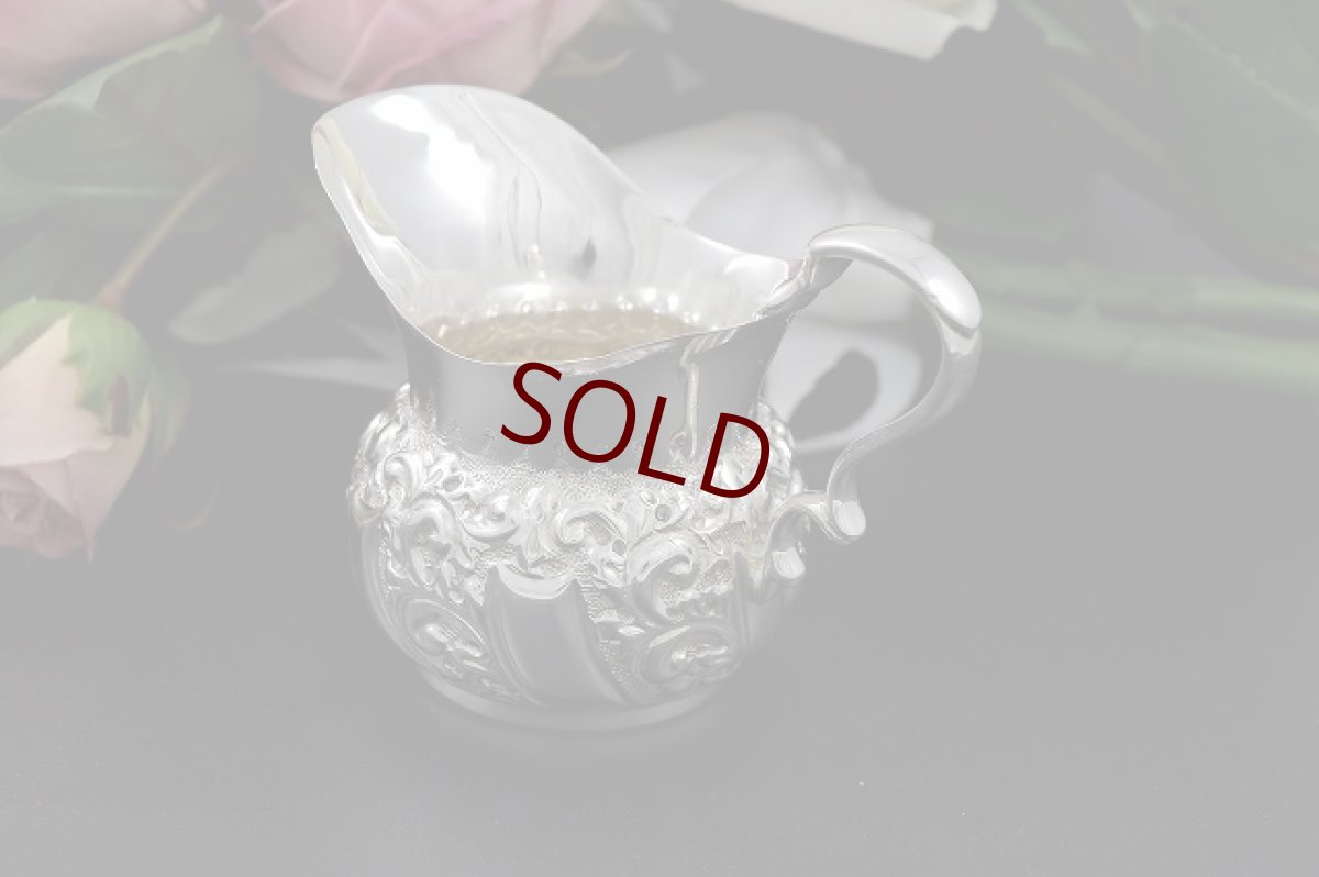 画像2: 純銀製（９２５） 1905年　Walker & Hall バッチェラーサイズ　クリームジャグ (2)