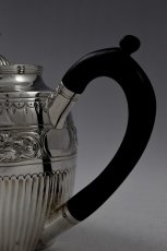 画像6: 純銀製（925）　1884年　クイーンアンスタイル　バッチェラーサイズ　ティーセット (6)