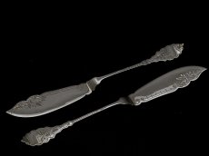 画像2: 1900年前後　シルバープレート　手彫り彫刻　バターナイフ　2組セット　ほぼ未使用 (2)