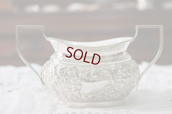 画像12: 純銀製（925）190７年　小さめ（3－4人用）　ロココ調スクロールとお花の打ち出し　ティーセット