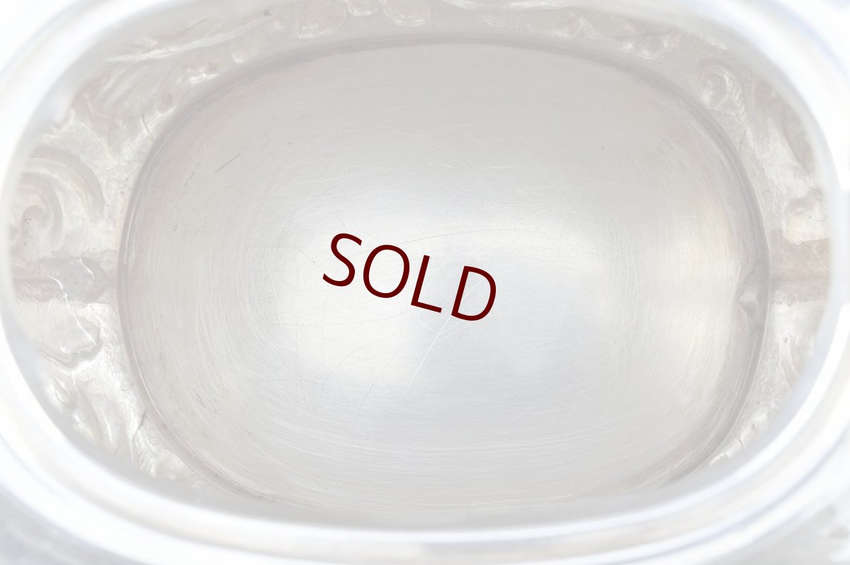 画像7: 純銀製（925）190７年　小さめ（3－4人用）　ロココ調スクロールとお花の打ち出し　ティーセット (7)