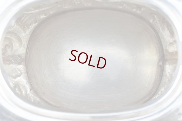 画像7: 純銀製（925）190７年　小さめ（3－4人用）　ロココ調スクロールとお花の打ち出し　ティーセット