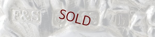 画像8: 純銀製（925）190７年　小さめ（3－4人用）　ロココ調スクロールとお花の打ち出し　ティーセット