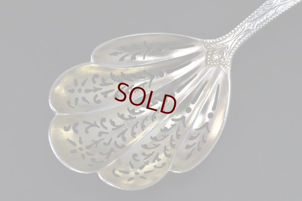 画像4: １８７２年純銀製（９２５）　金鍍金　シュガーシフタースプーン