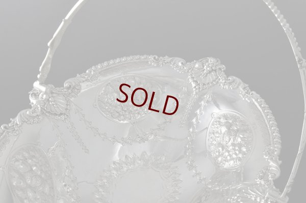 画像3: ヴィクトリアン　美麗　鋳金ボーダー　ガーランド装飾　お花と果物のエンボス彫刻 ケーキバスケット