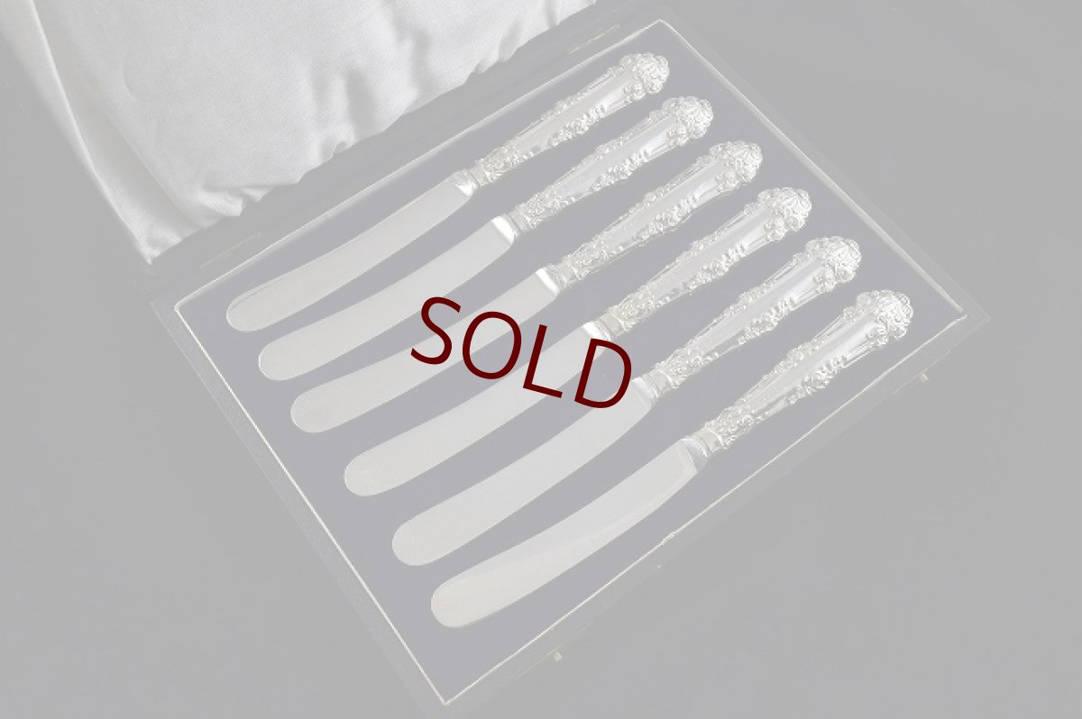 画像1: 純銀ハンドル（９２５）１９１９年　ロココ調　スコーンナイフ６本セット (1)