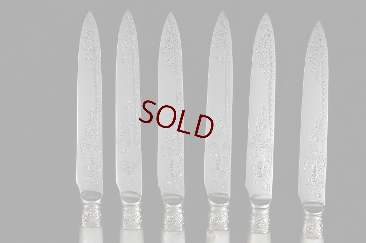 画像2: 1890年　シルバープレート　白蝶貝ハンドル　手彫り　デザートカトラリー6組セット (2)