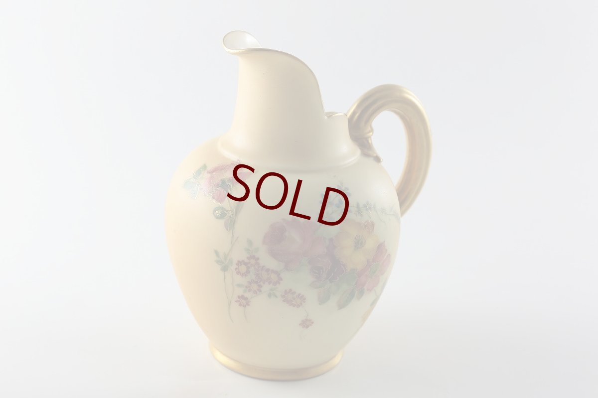 画像8: 1896年　ロイヤルウスター　ブラッシュアイボリー　赤・黄色　薔薇　花　中型　ミルクジャグ (8)