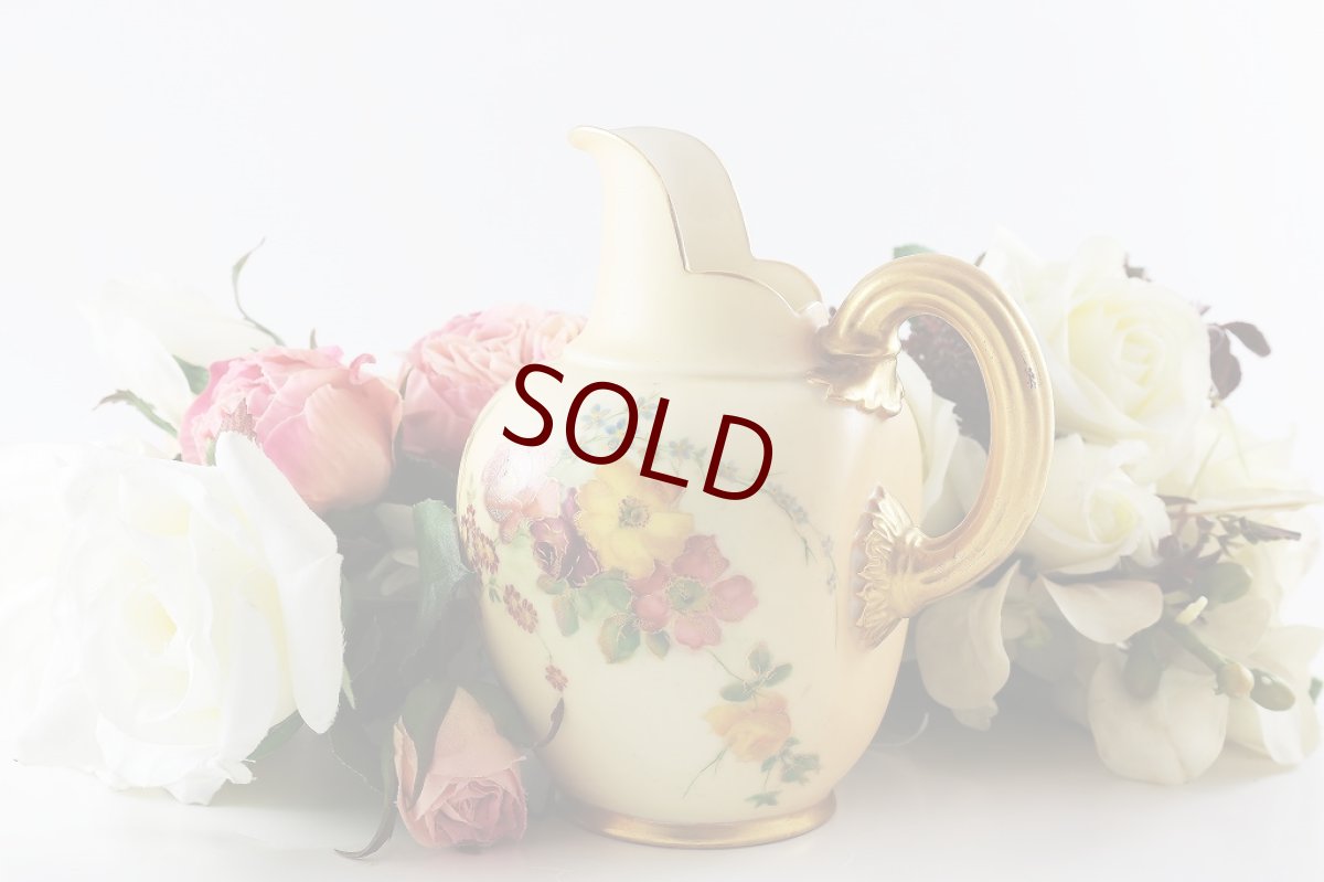 画像3: 1896年　ロイヤルウスター　ブラッシュアイボリー　赤・黄色　薔薇　花　中型　ミルクジャグ (3)