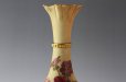 画像10: 1916年　ロイヤルウスター　ブラッシュアイボリー　赤・ピンク・青小花　花瓶
