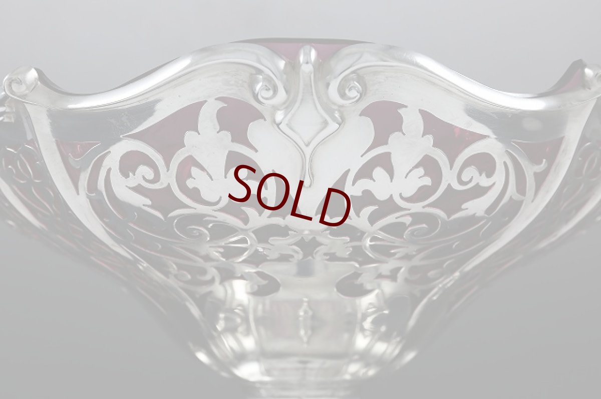 画像2: 純銀製（925）1906年　透かし細工　クランベリーグラス　フルーツボウル (2)