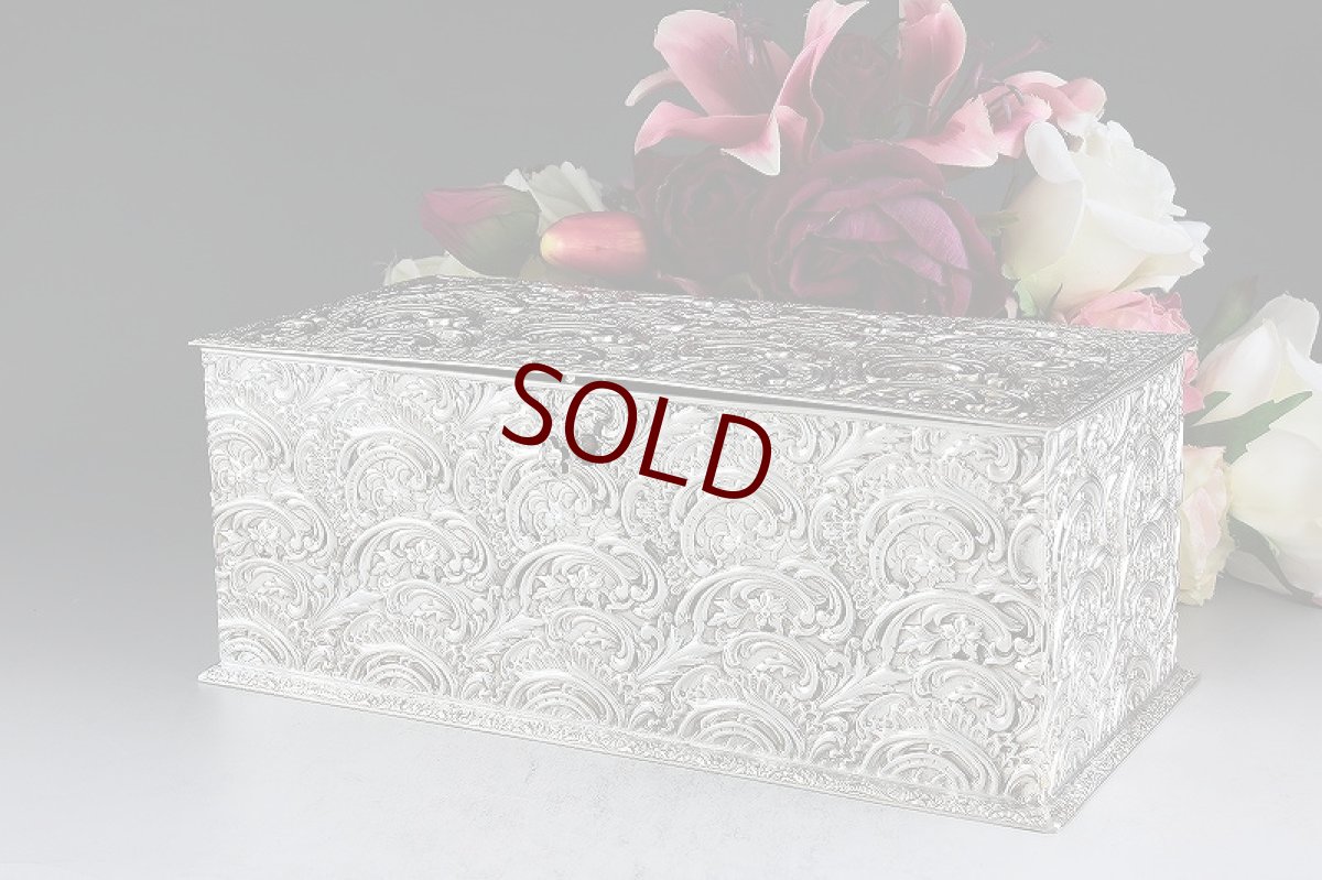 画像2: ヴィクトリアン　シルバープレート　ロココ装飾の　ティーキャディー (2)